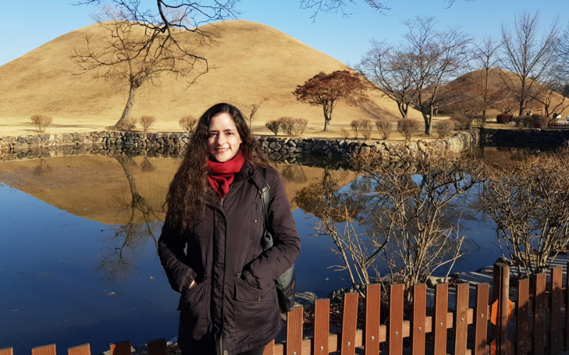 Eva Vučkovič je v Koreji preživela skoraj 5 let, zdaj pa opravlja delo asistentke za koreanistiko na Oddelku za azijske študije na ljubljanski Filozofski fakulteti.